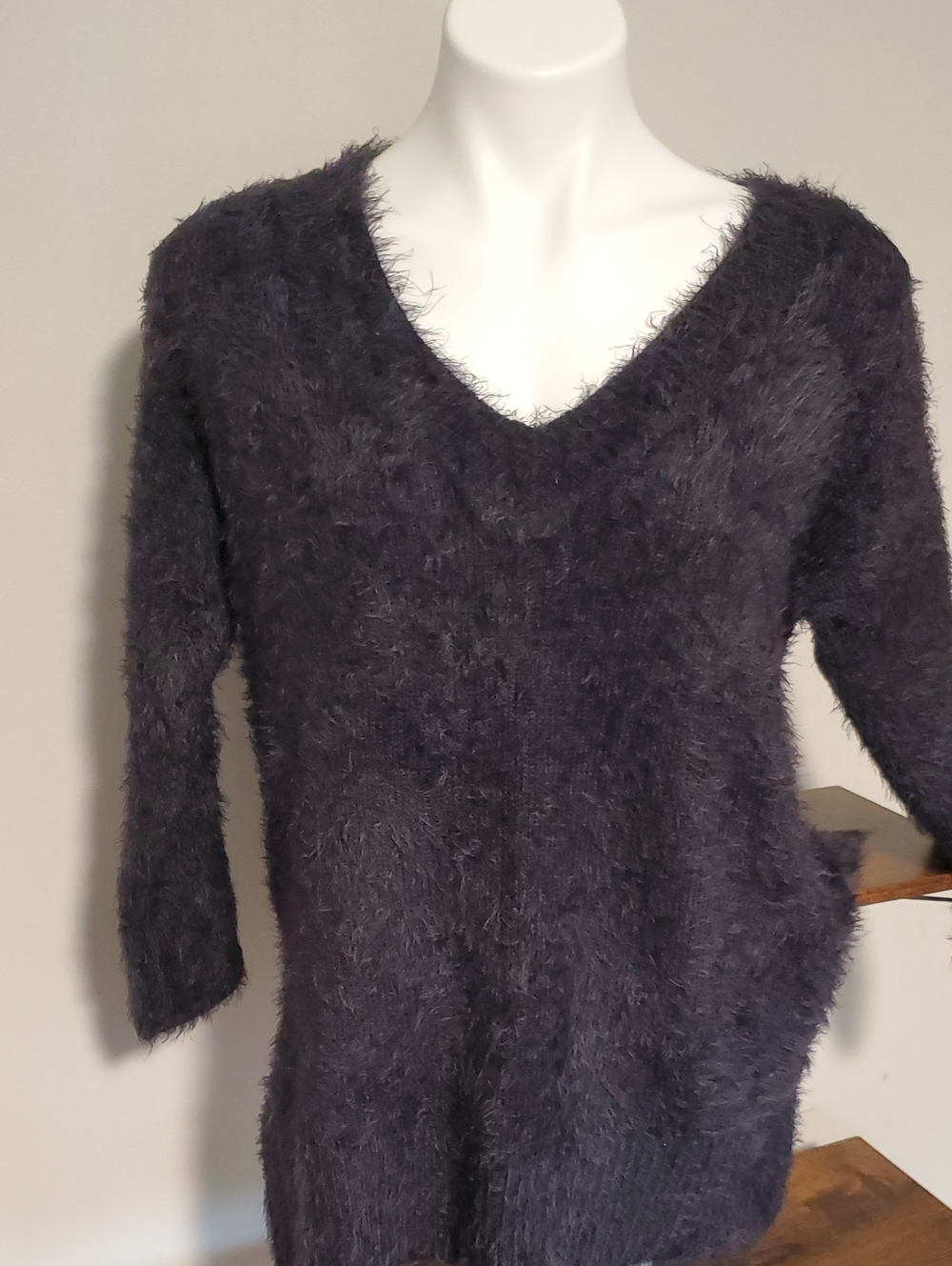 VENUS Plush Fuzzy V-Neck Sweater - Charcoal